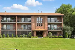 8202 Millstone Dr, Palos Hills, IL 60465 - Photo 1