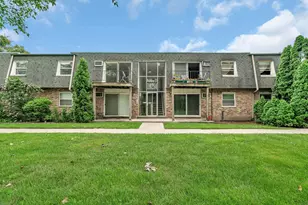 10214 S 84th Terrace, Palos Hills, IL 60465 - Photo 1