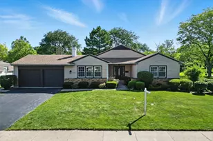 954 W Peregrine Dr, Palatine, IL 60067 - Photo 1