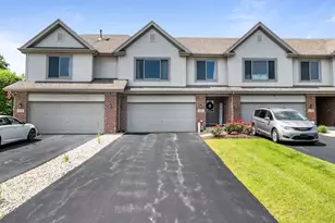 8331 W Chestnut Ct, Frankfort, IL 60423 - Photo 1