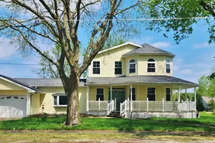 187 W Union St, Seneca, IL 61360 - Photo 1