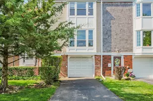 1968 Holbrook Ln, Hoffman Estates, IL 60169 - Photo 1