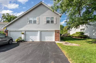20 Willow Cir, Cary, IL 60013 - Photo 1