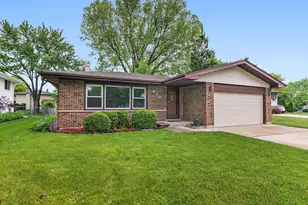 610 Catalpa Ln, Bartlett, IL 60103 - Photo 1