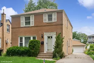 7158 N McAlpin Ave, Chicago, IL 60646 - Photo 1