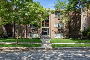 337 S Maple Ave, Oak Park, IL 60302 - Photo 1