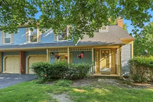 1404 Queensgreen Cir, Naperville, IL 60563 - Photo 1