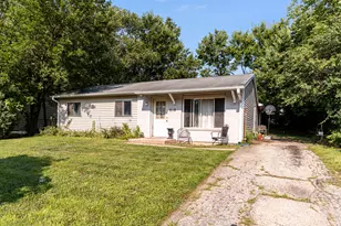 218 Bedford Rd, Bolingbrook, IL 60440 - Photo 1