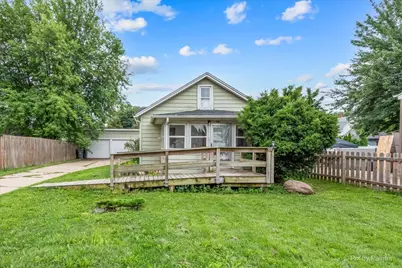 633 Slade Avenue, Elgin, IL 60120 - Photo 1