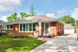 404 N Elmhurst Ave, Mount Prospect, IL 60056 - Photo 1