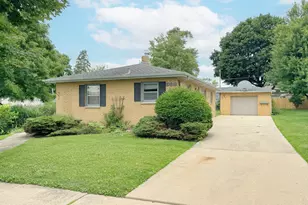 598 Oakhill Rd, Elgin, IL 60120 - Photo 1