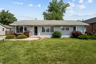 6834 W 115th St, Worth, IL 60482 - Photo 1