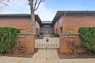 62 E Center Ave, Lake Bluff, IL 60044 - Photo 1