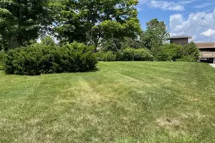 212 W Maple Ave, Libertyville, IL 60048 - Photo 1