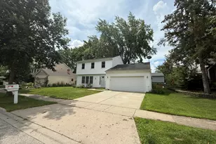 5 Keswick Ln, Vernon Hills, IL 60061 - Photo 1