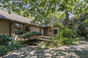 4 Brierwoods Ln, Hawthorn Woods, IL 60047 - Photo 1