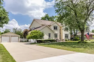 1611 N Evergreen Ave, Arlington Heights, IL 60004 - Photo 1