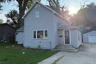 212 Yount Ave, Watseka, IL 60970 - Photo 1