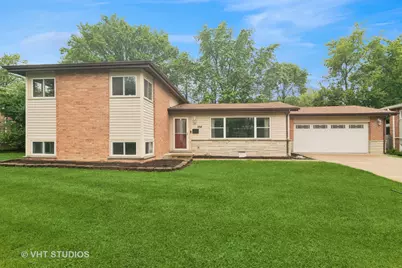354 W Pleasant Hill Boulevard, Palatine, IL 60067 - Photo 1
