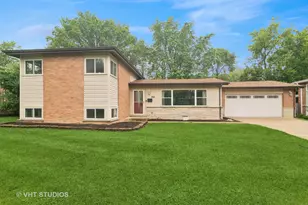 354 W Pleasant Hill Blvd, Palatine, IL 60067 - Photo 1