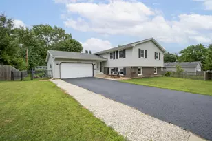 4402 ElmLeaf Dr, McHenry, IL 60051 - Photo 1
