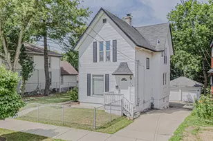 538 Raymond St, Elgin, IL 60120 - Photo 1