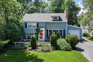 1184 Cedar Ln, Northbrook, IL 60062 - Photo 1