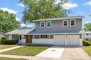 517 N Winston Dr, Palatine, IL 60074 - Photo 1