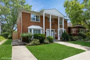 1122 S Maple Ave, Oak Park, IL 60304 - Photo 1