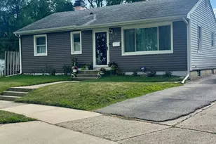 520 W Pleasure Ct, Aurora, IL 60506 - Photo 1