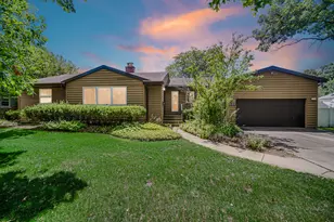 7249 W 109th Pl, Worth, IL 60482 - Photo 1