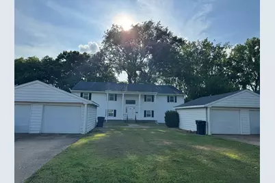 2425 Lakeshore Drive, Pekin, IL 61554 - Photo 1
