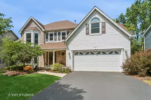 321 Breckenridge Dr, Aurora, IL 60504 - Photo 1