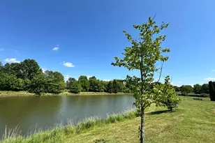 24 Autumn Ct, Saint Charles, IL 60175 - Photo 1