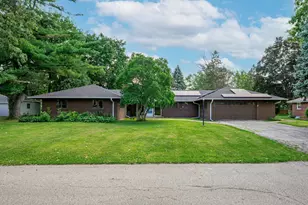 47 Briar Ln, Rockford, IL 61103 - Photo 1