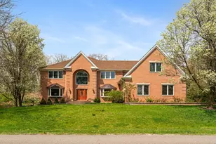 25909 N Arrowhead Dr, Mundelein, IL 60060 - Photo 1