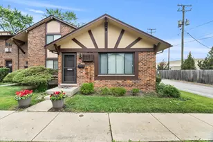 1S124 Winthrop Ln, Villa Park, IL 60181 - Photo 1