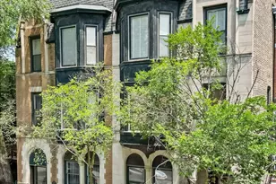 2123 N Clark St, Chicago, IL 60614 - Photo 1