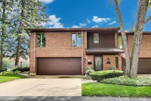 285 Boardwalk Pl, Park Ridge, IL 60068 - Photo 1