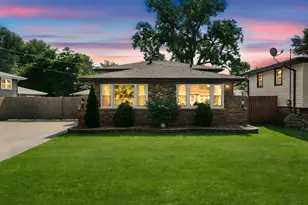 10909 S Neenah Ave, Worth, IL 60482 - Photo 1