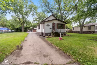 124 SW Circle Drive, Joliet, IL 60433 - Photo 1