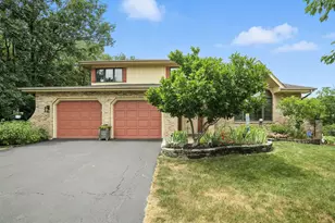 5 Geneva Ct, Crete, IL 60417 - Photo 1
