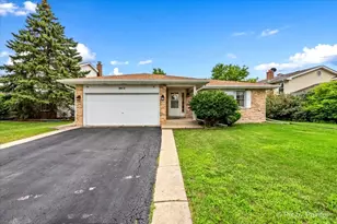 2012 Newport Cir, Hanover Park, IL 60133 - Photo 1