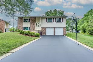 655 Oklahoma Cir, Elk Grove Village, IL 60007 - Photo 1