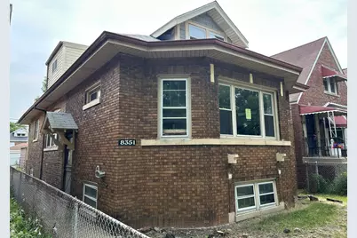 8351 S Paxton Avenue, Chicago, IL 60617 - Photo 1
