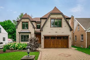 704 S Washington St, Elmhurst, IL 60126 - Photo 1