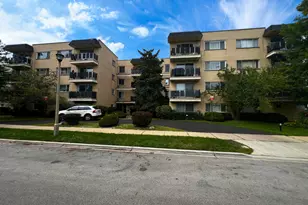 8230 N Elmwood St, Skokie, IL 60077 - Photo 1