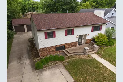 748 S Locust Street, Pontiac, IL 61764 - Photo 1