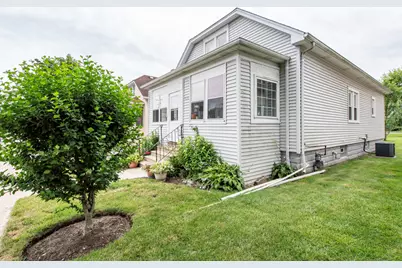 920 S Martin Luther King Jr Avenue, Waukegan, IL 60085 - Photo 1