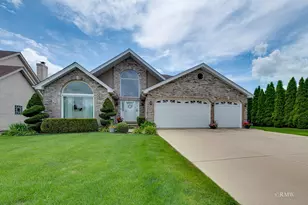 1227 W Surrey Ln, Addison, IL 60101 - Photo 1